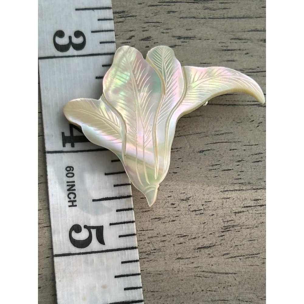 Vintage Carved Mother of Pearl Brooch Iridescent Floral Leaf Shell Pin